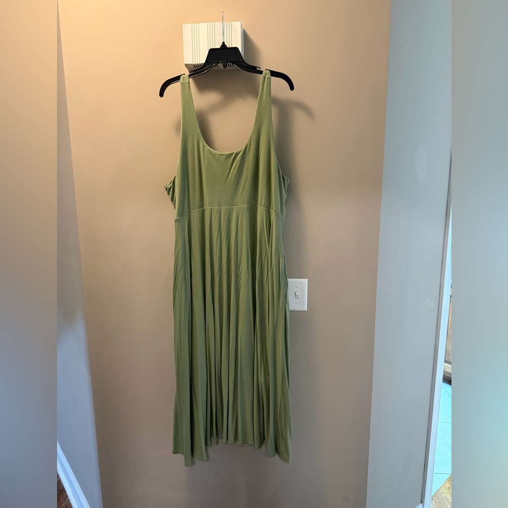 Athleta Santorini Midi Dress Eucalyptus Olive Green Size 2X smoke pet free home - Picture 2 of 8